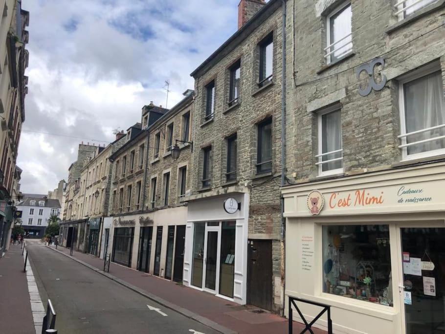 Duplex Parapluies De Cherbourg Netflix Parking Ngoại thất bức ảnh